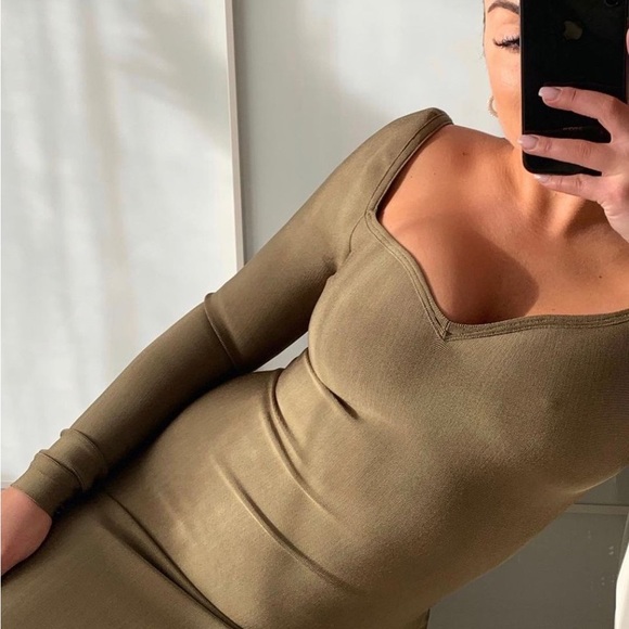 HOUSE OF CB 'Katalina' Olive Sweetheart Neckline Bandage Dress - Picture 6 of 13